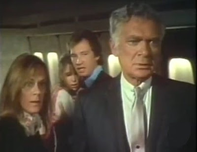 horror-at-37000-feet5