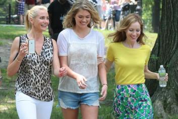 NEW YORK, NY - JUNE 27: Cameron Diaz and Kate Upton with Leslie Mann sighting on the set of "The Other Woman" on June 27, 2013 in New York City. (Photo by Ignat/Bauer-Griffin/GC Images)