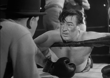 abbott-and-costello-meet-the-invisible-man-boxing-match-lou-costello