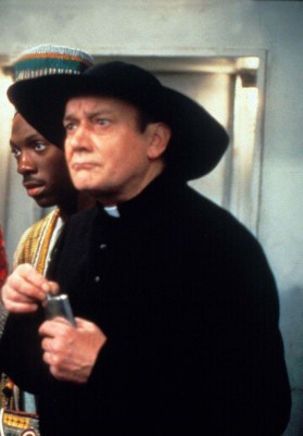 BKF4K7 TRADING PLACES (1983) DAN AYKROYD, JAMIE LEE CURTIS, EDDIE MURPHY, DENHOLM ELLIOTT TRP 032