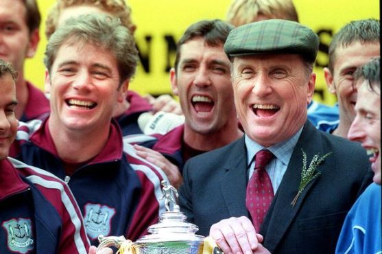 duvall in shot at glory